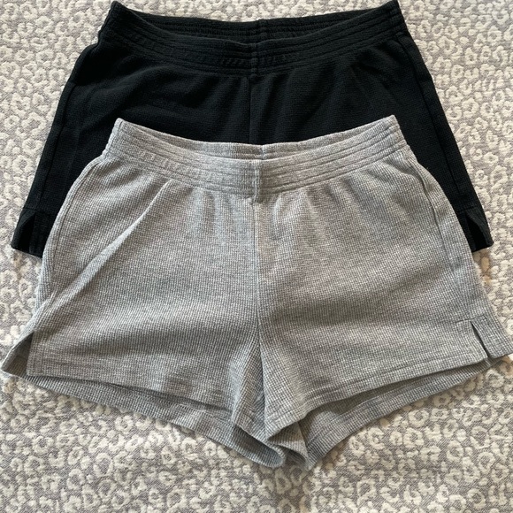 Aritzia Waffle Shorts - Picture 2 of 4